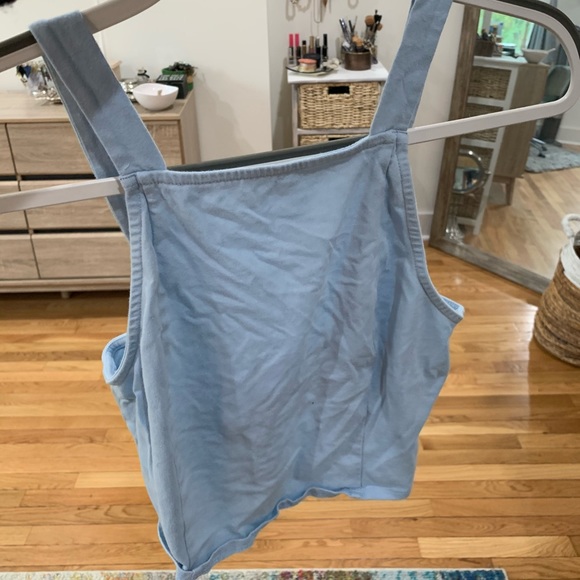 Cute crop top - Picture 2 of 3